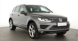 Volkswagen Touareg, 2015