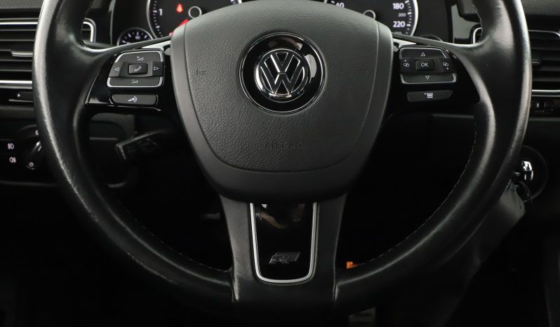 Volkswagen Touareg, 2015 pieno