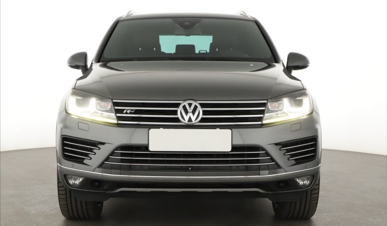 Volkswagen Touareg, 2015 pieno