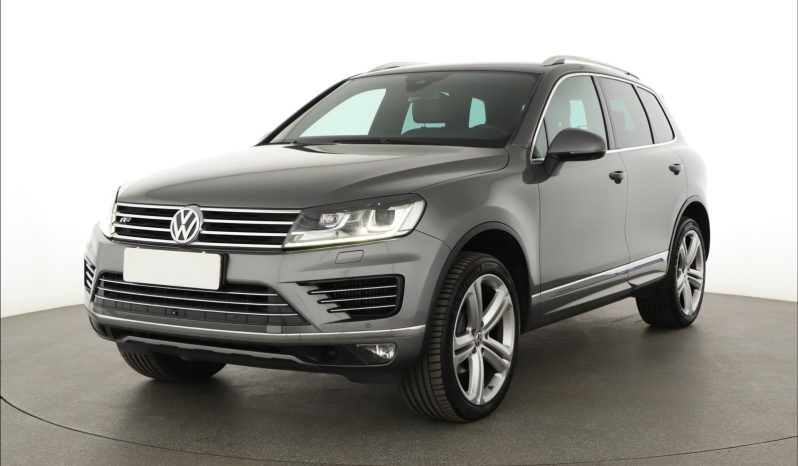 Volkswagen Touareg, 2015 pieno