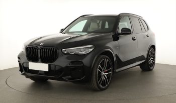 BMW X5, 2022 pieno