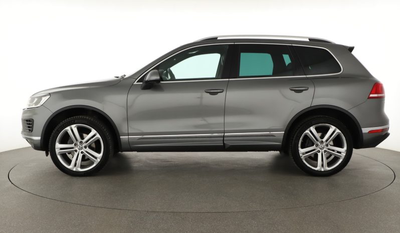 Volkswagen Touareg, 2015 pieno