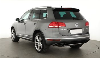 Volkswagen Touareg, 2015 pieno