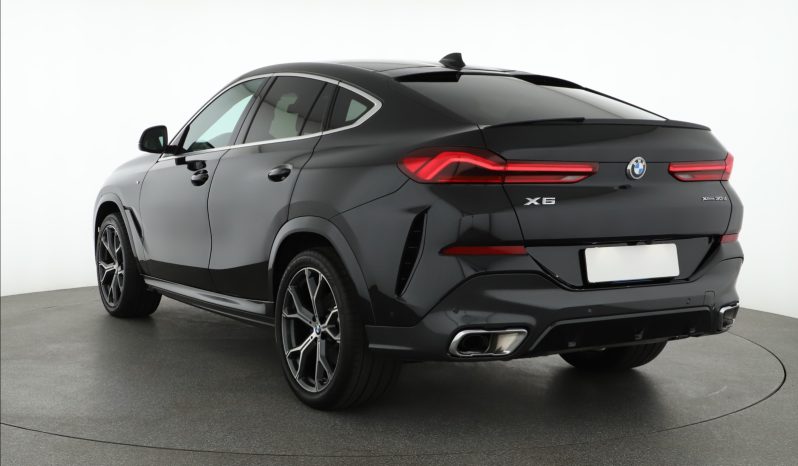 BMW X6, 2022 pieno