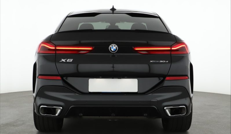 BMW X6, 2022 pieno