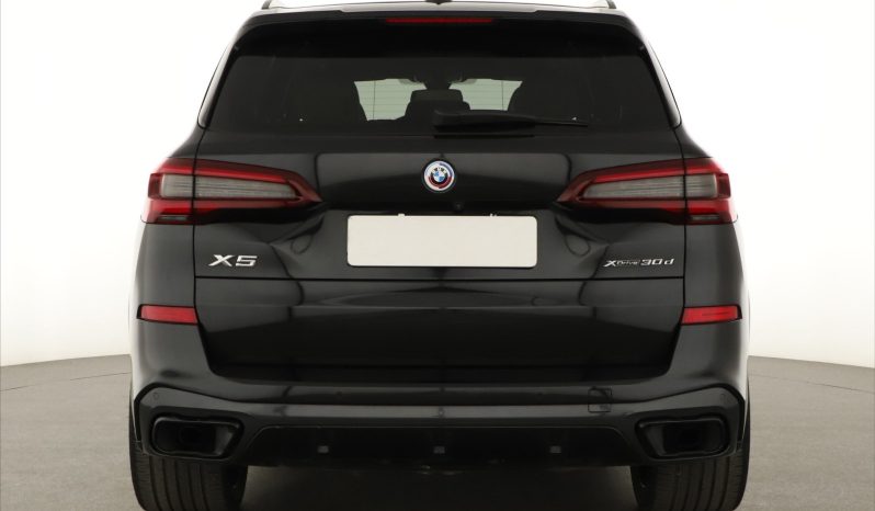 BMW X5, 2022 pieno