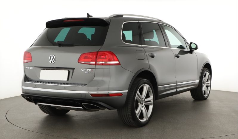 Volkswagen Touareg, 2015 pieno