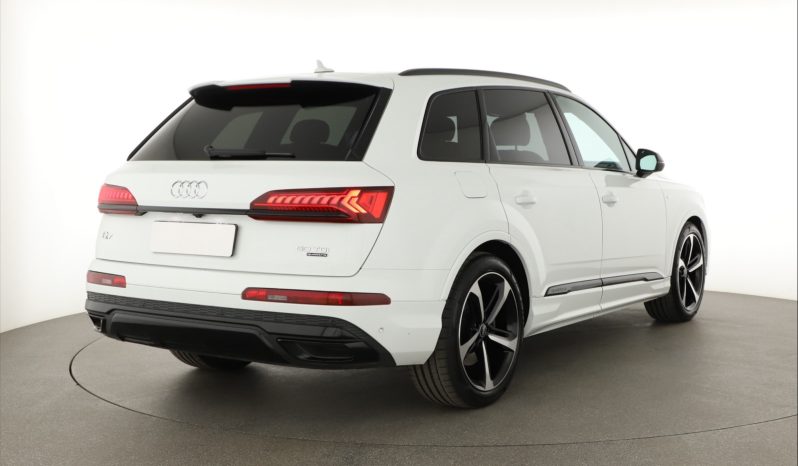 Audi Q7, 2023 pieno