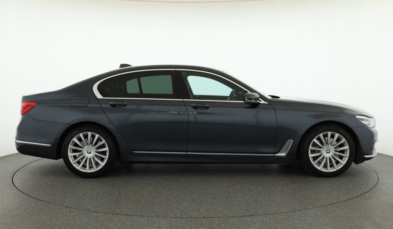 BMW 7, 2016 pieno