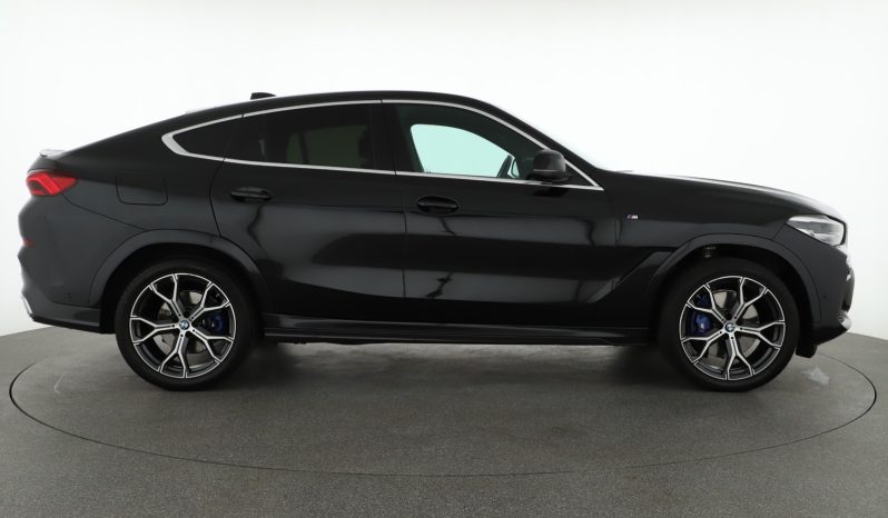 BMW X6, 2022 pieno