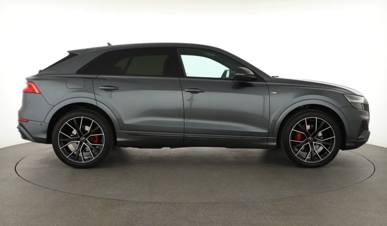 Audi Q8, 2022 pieno